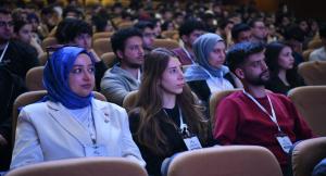 Teknoloji ve Yenilik Zirvesi’nde Gençler Geleceğin Dünyasıyla Buluştu