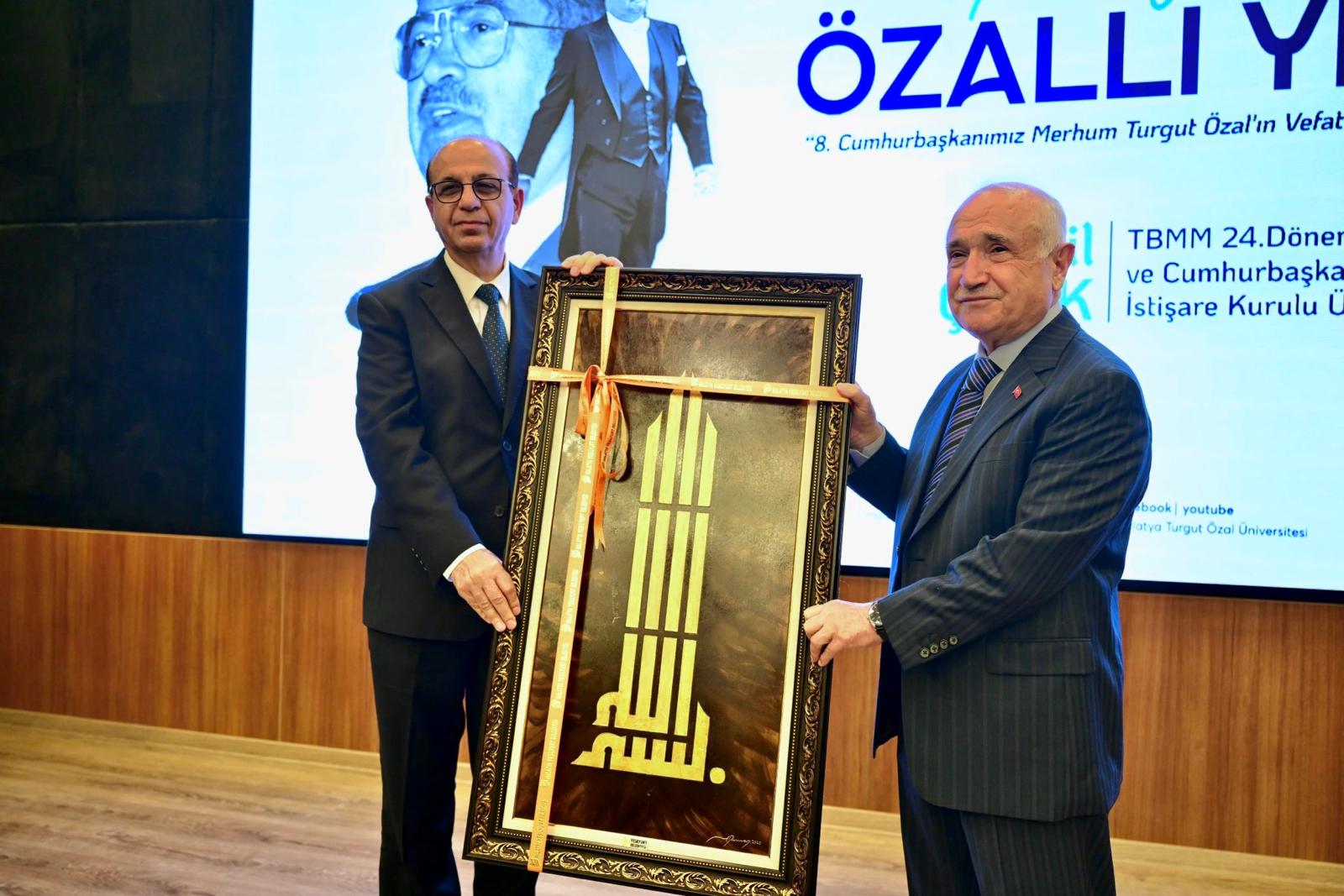 “Özallı Yıllar” Konferansı ile Vizyon, Dönüşüm ve Liderlik Yeniden Gündemde