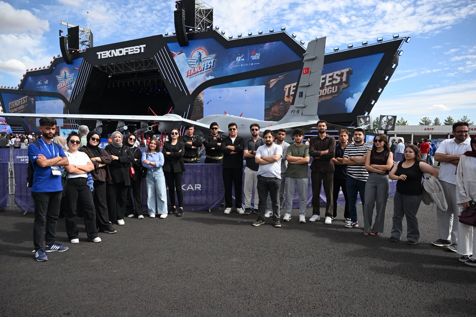 Yeşilyurt Genç Meclisi, TEKNOFEST Şanlıurfa’da Geleceğin Teknolojilerini Yerinde İnceledi.