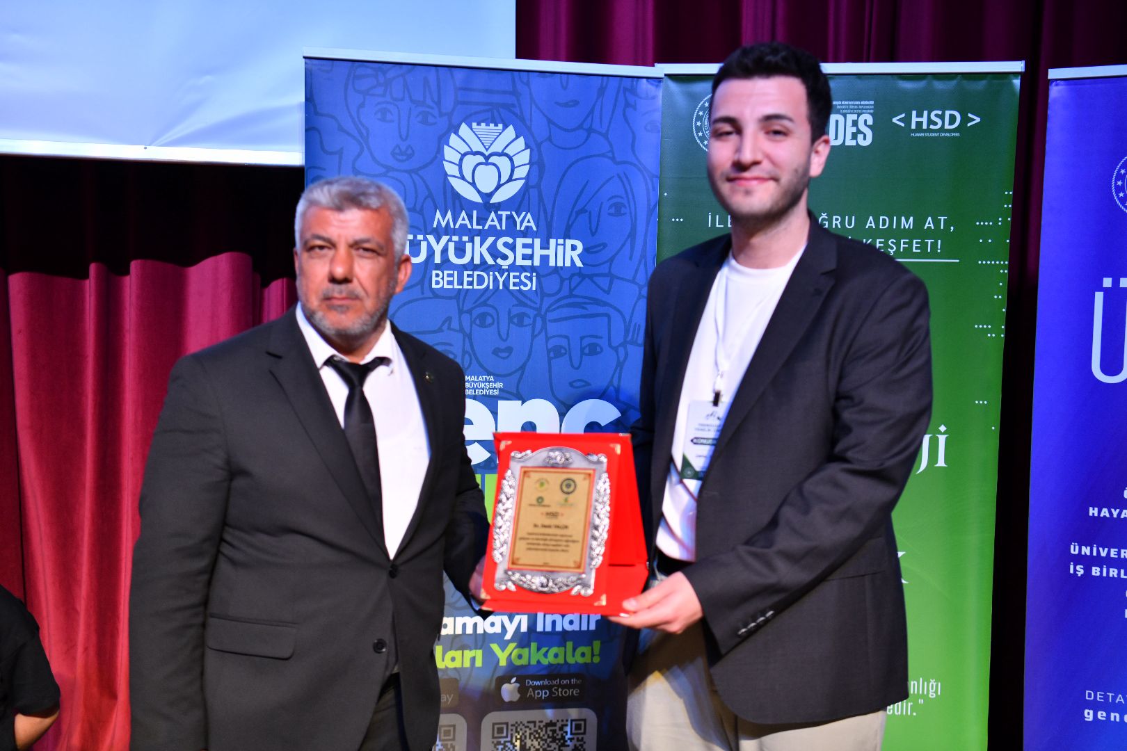 Teknoloji ve Yenilik Zirvesi’nde Gençler Geleceğin Dünyasıyla Buluştu