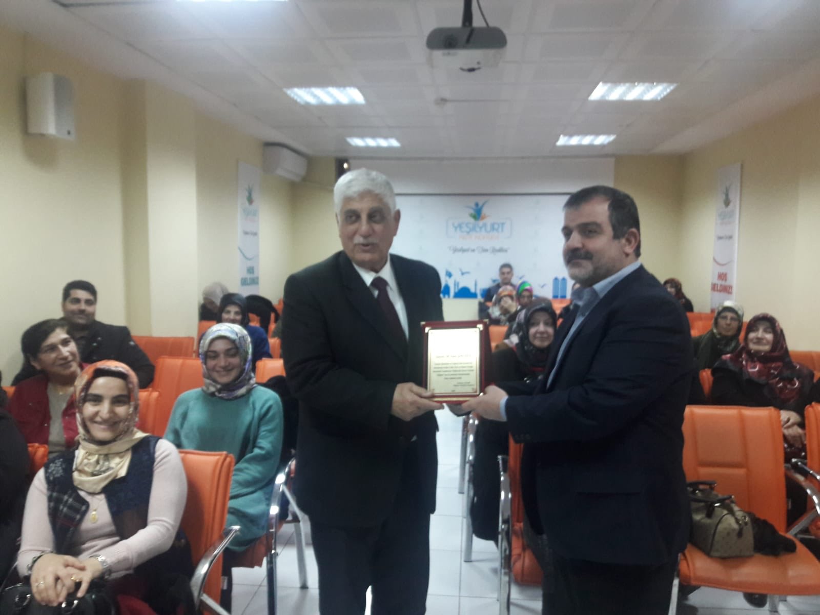 2. Aile Okulu ve Kişisel Gelişim Seminerlerinde Naci Şavata, Malatya’nın eski aile hayatını anlattı.