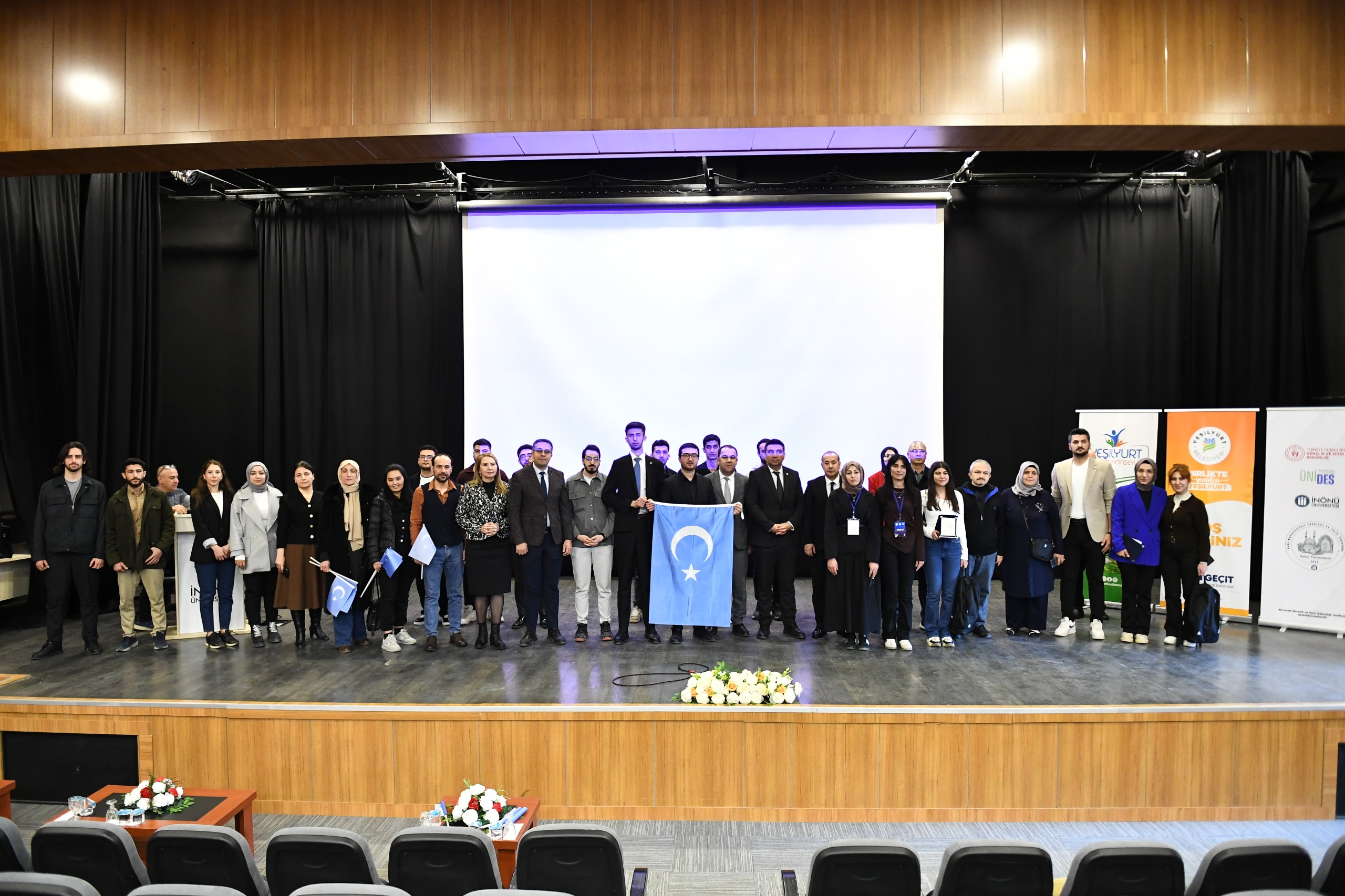 Doğu Türkistan’ın Sessiz Çığlığı Paneli ve Ödül Töreni Gerçekleştirildi