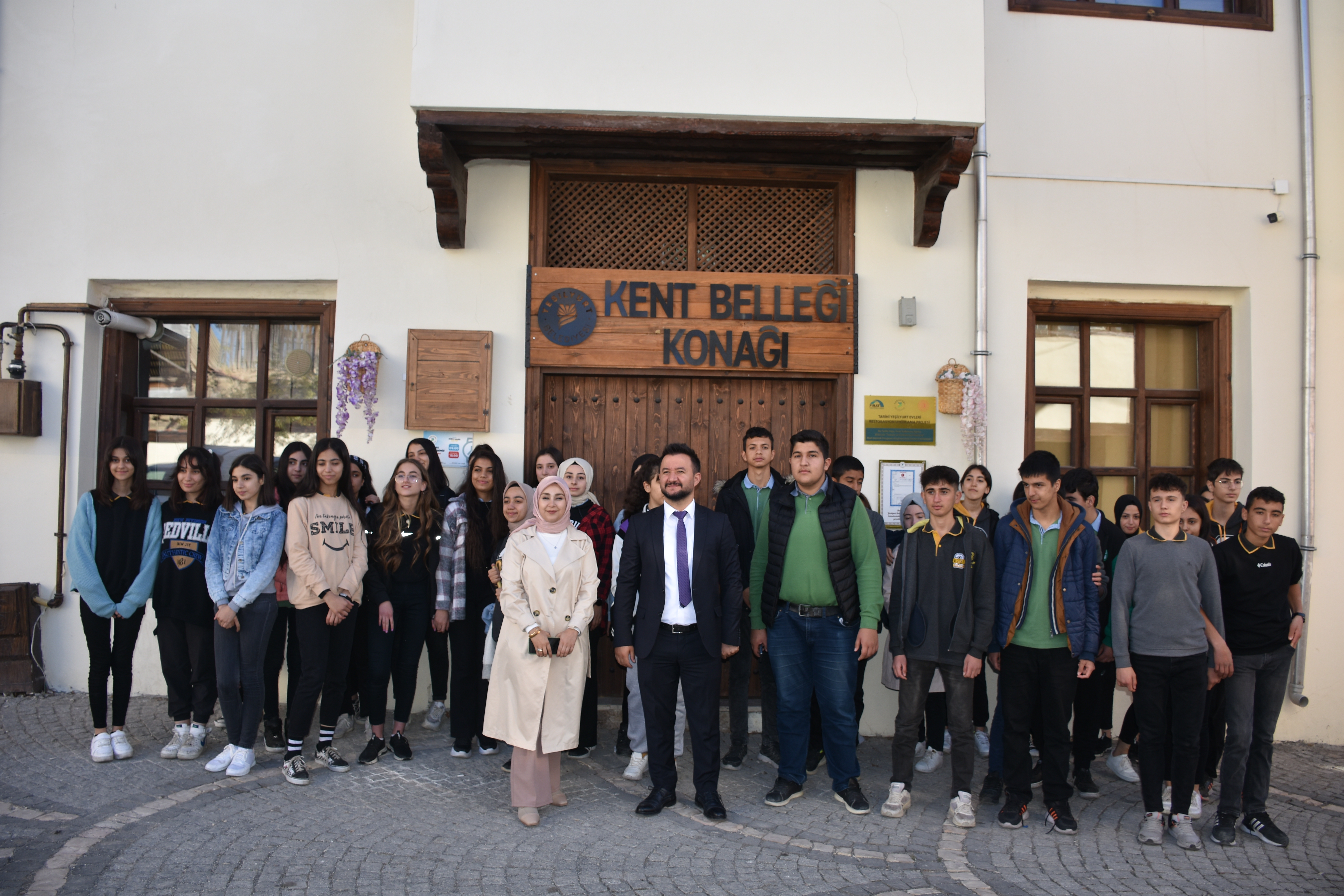 YEŞİLYURT KENT KOSEYİ “GENÇLERLE YEŞİLYURT’UN MİRASINA YOLCULUK” PROJESİ BAŞLATTI.