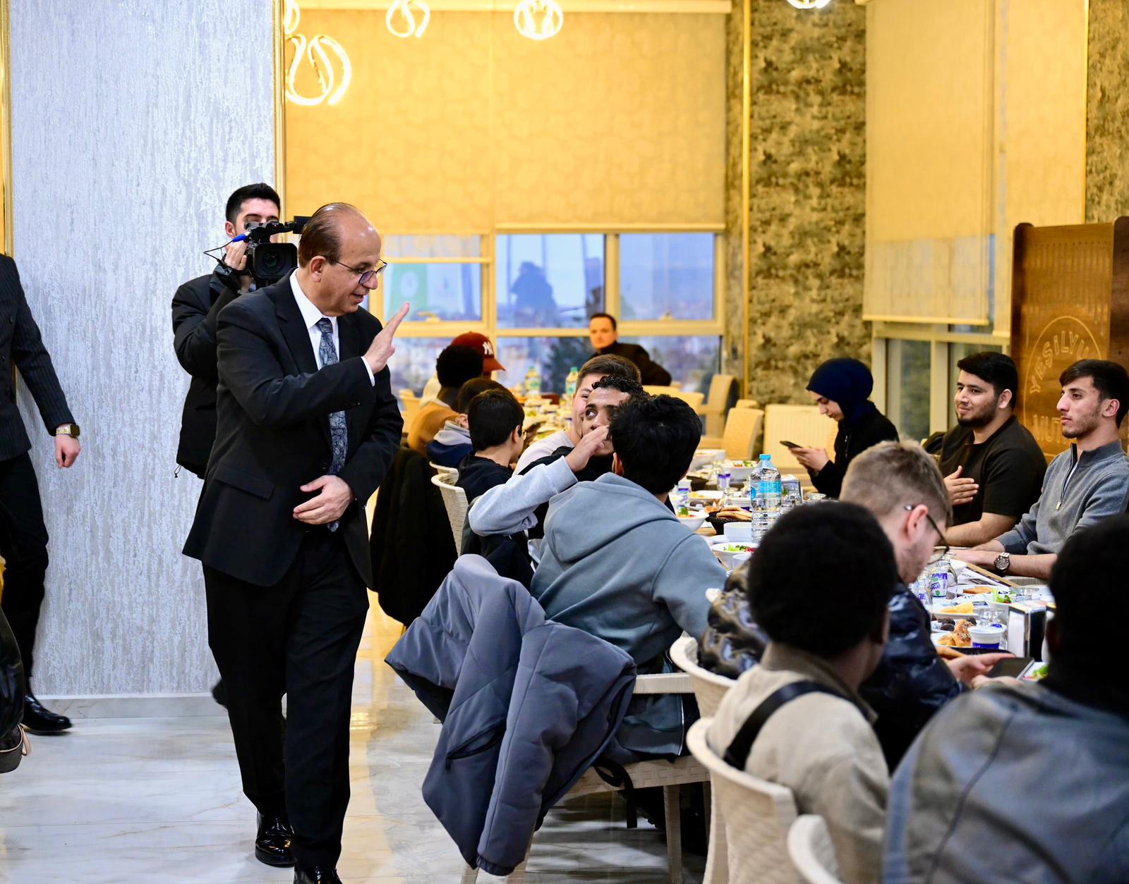 Başkan Geçit, 36 Farklı Ülkeden Gelen Uluslararası Öğrencileri İftarda Ağırladı.