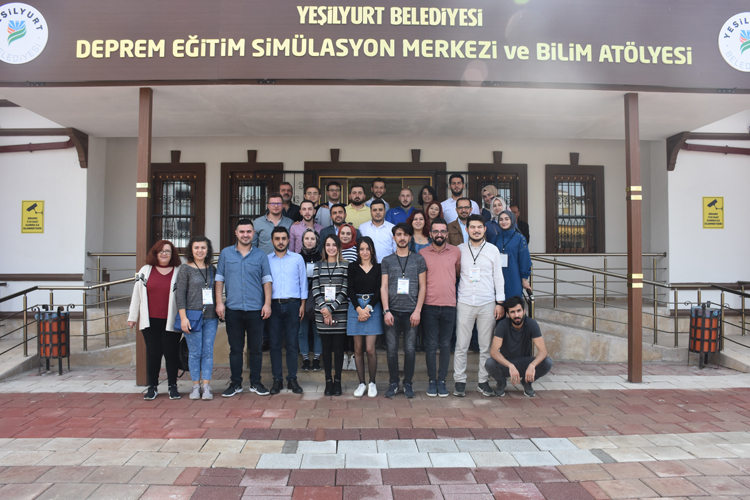 Türkiye'de ilk! Yeşilyurt Kent Konseyi Gençlik Meclisi, Çalıştay Kapsamlı 30 Vilayeti Buluşturdu.