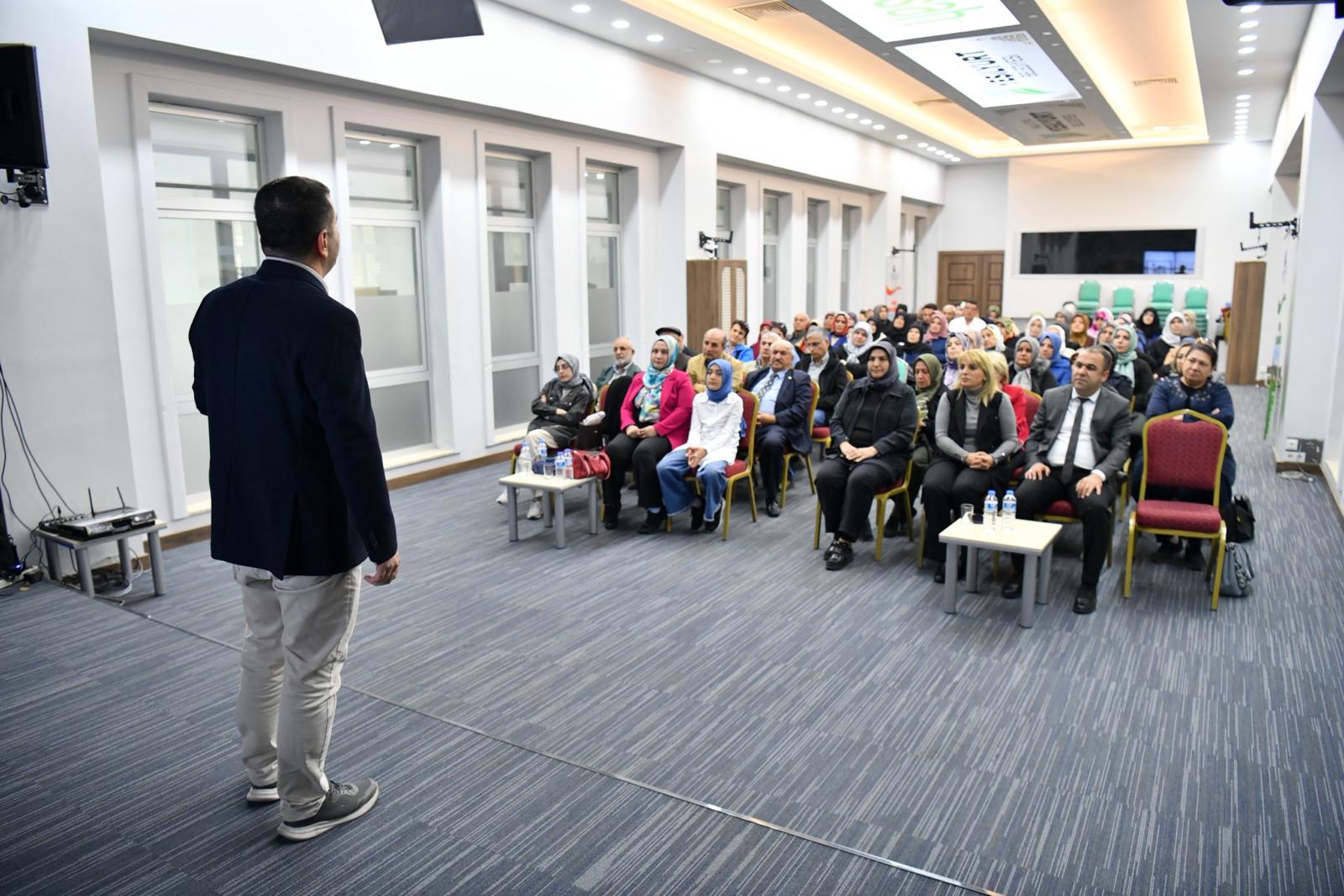 Yeşilyurt’ta ‘Fizik Tedavi ve Sağlıklı Yaşam Seminerleri’ Başladı