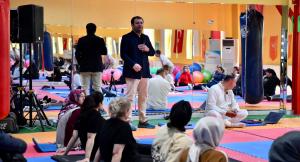 Fizik Tedavi ve Sağlıklı Yaşam Seminerleri Kapsamında Yoga ve Sağlıklı Yaşam Semineri Gerçekleştirildi