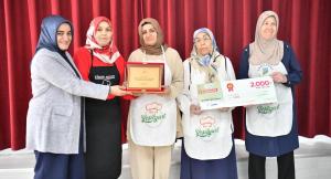 Maharetli Eller, En Güzel Analı-Kızlı Yemeğini Yapmak İçin Yarıştı 