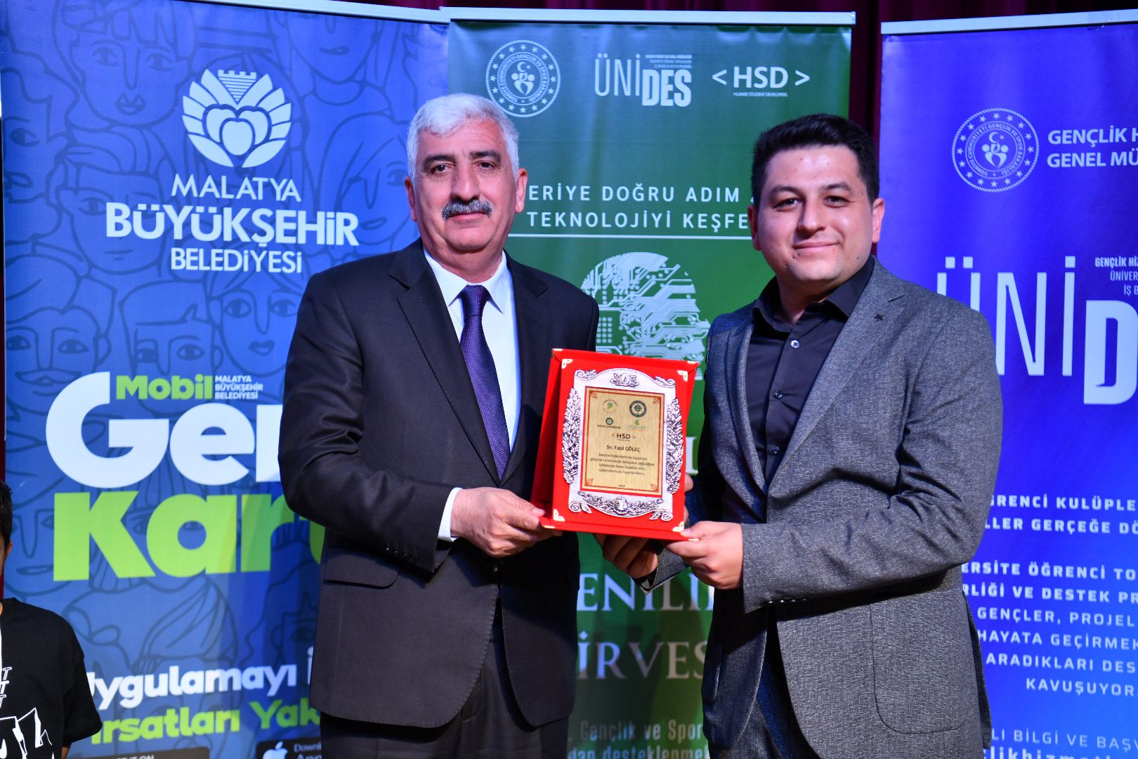 Teknoloji ve Yenilik Zirvesi’nde Gençler Geleceğin Dünyasıyla Buluştu