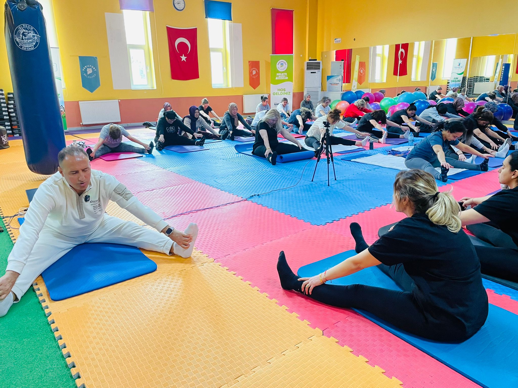 Fizik Tedavi ve Sağlıklı Yaşam Seminerleri Kapsamında Yoga ve Sağlıklı Yaşam Semineri Gerçekleştirildi