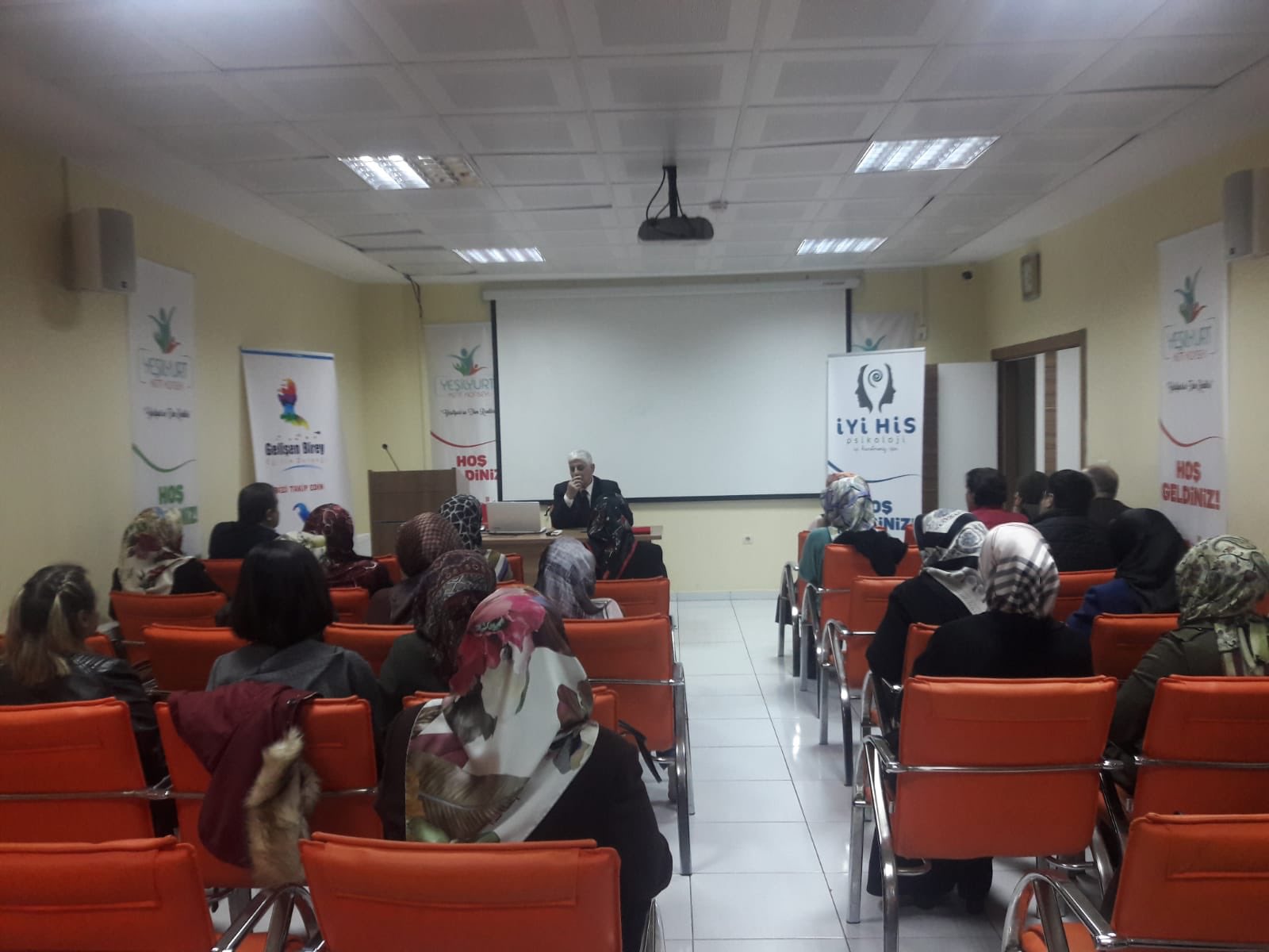 2. Aile Okulu ve Kişisel Gelişim Seminerlerinde Naci Şavata, Malatya’nın eski aile hayatını anlattı.