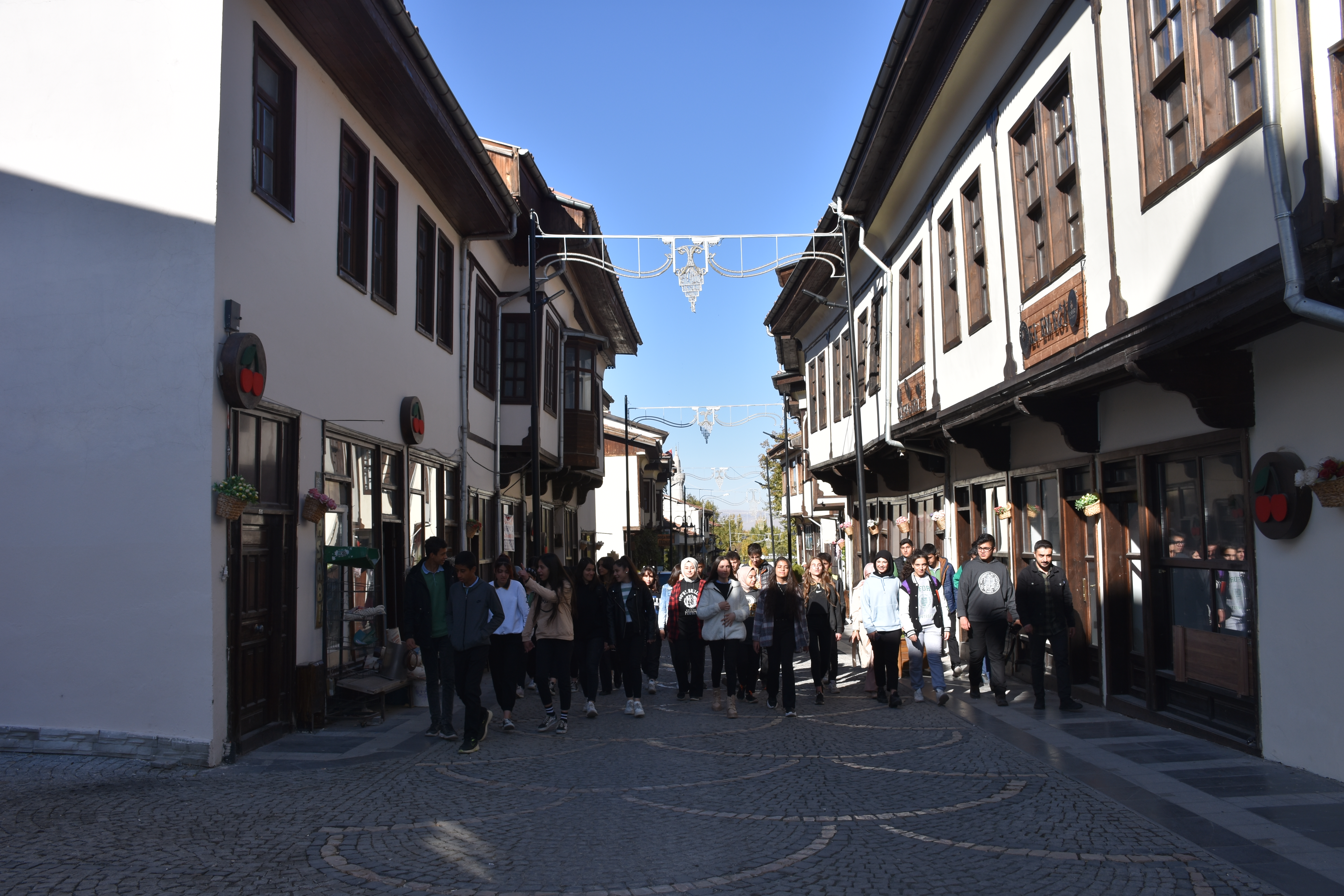 YEŞİLYURT KENT KOSEYİ “GENÇLERLE YEŞİLYURT’UN MİRASINA YOLCULUK” PROJESİ BAŞLATTI.