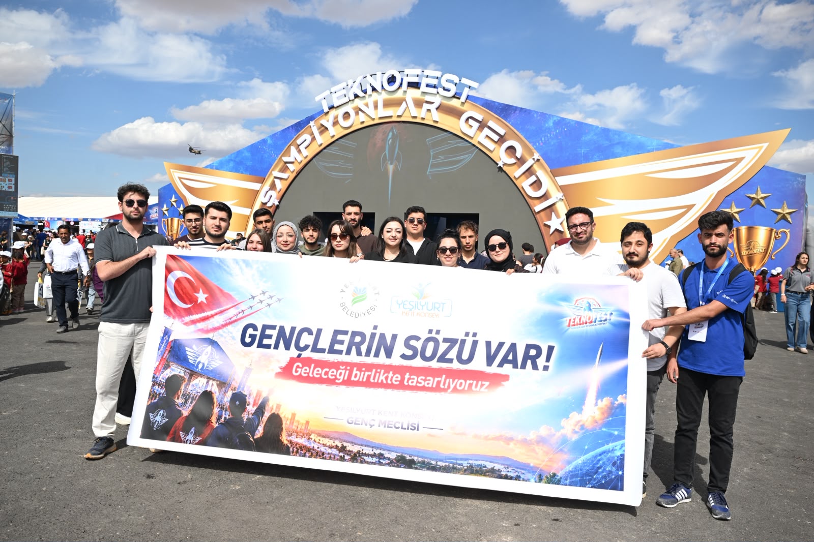 Yeşilyurt Genç Meclisi, TEKNOFEST Şanlıurfa’da Geleceğin Teknolojilerini Yerinde İnceledi.