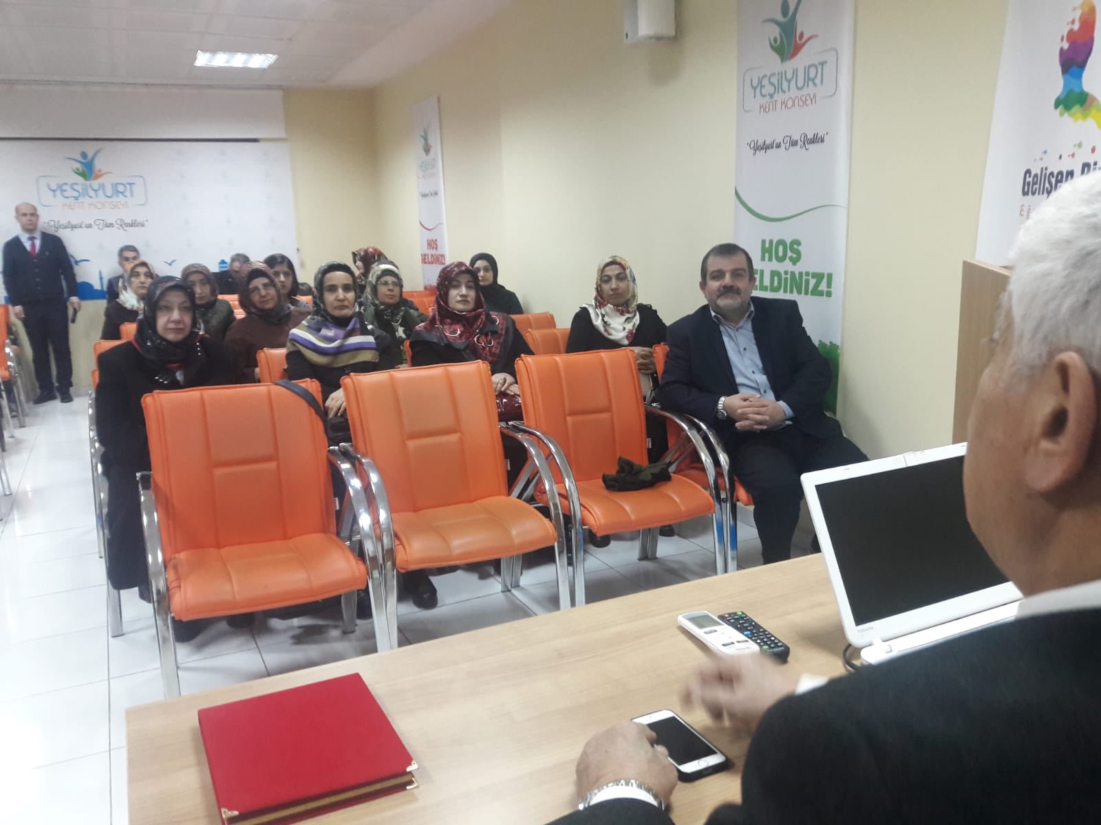 2. Aile Okulu ve Kişisel Gelişim Seminerlerinde Naci Şavata, Malatya’nın eski aile hayatını anlattı.