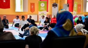 Fizik Tedavi ve Sağlıklı Yaşam Seminerleri Kapsamında Yoga ve Sağlıklı Yaşam Semineri Gerçekleştirildi