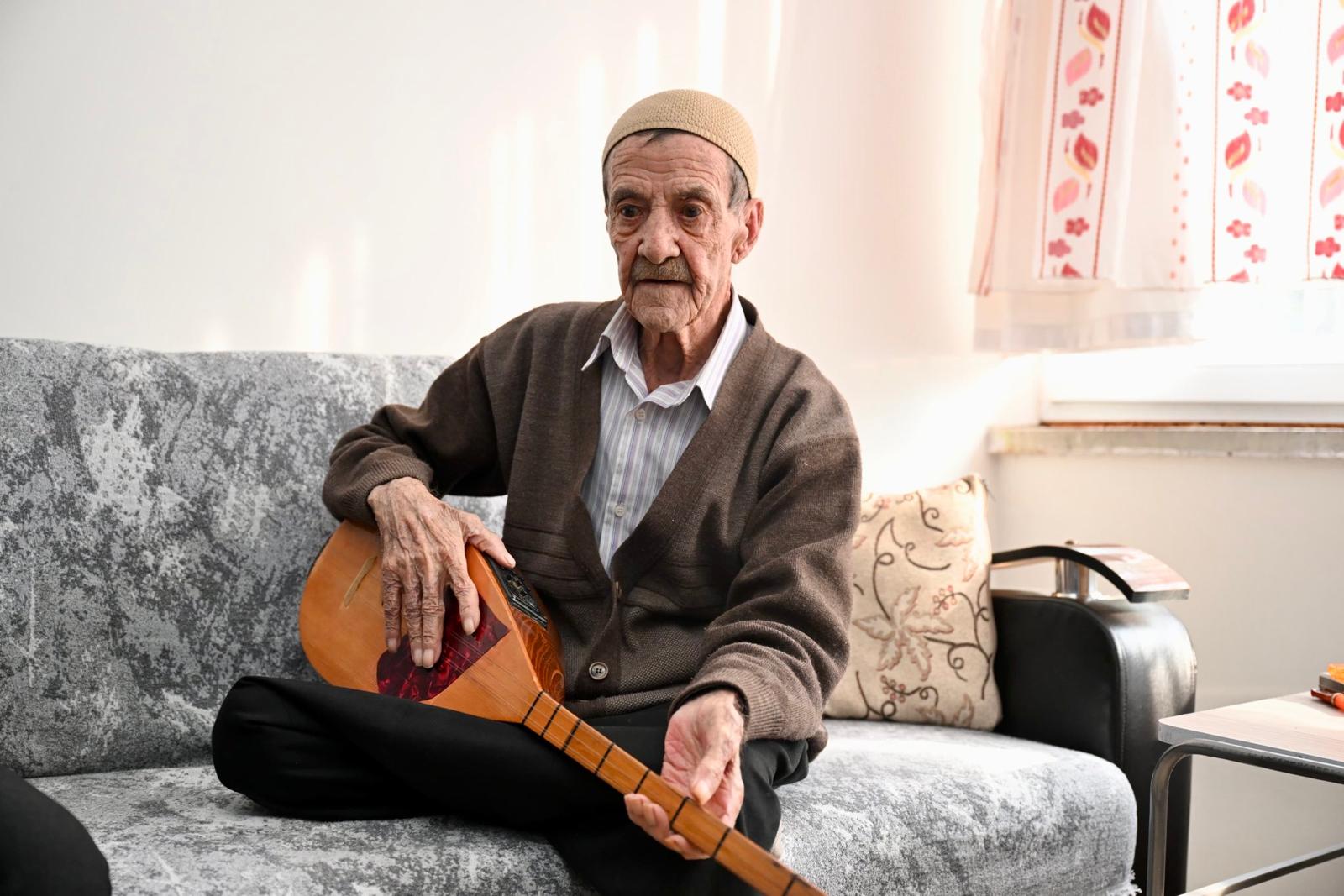 Başkan Geçit’ten Halk Ozanı Abuzer Aşkınses’e Vefa Ziyareti!