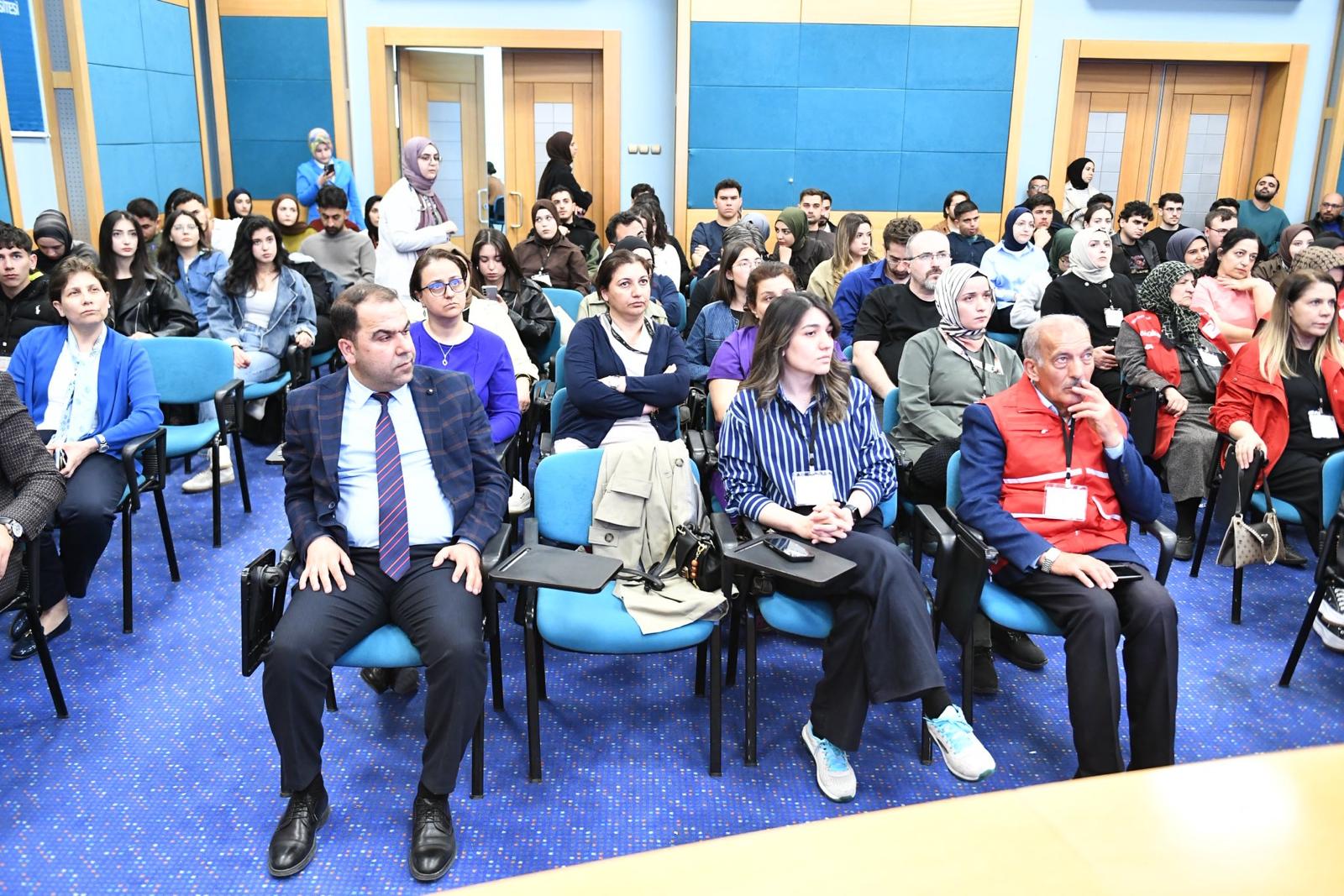 ÇÖLYAKTA BÜTÜNCÜL YAKLAŞIM SEMİNERİ YOĞUN KATILIMLA GERÇEKLEŞTİRİLDİ